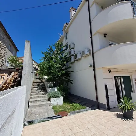 Emanuela شقة